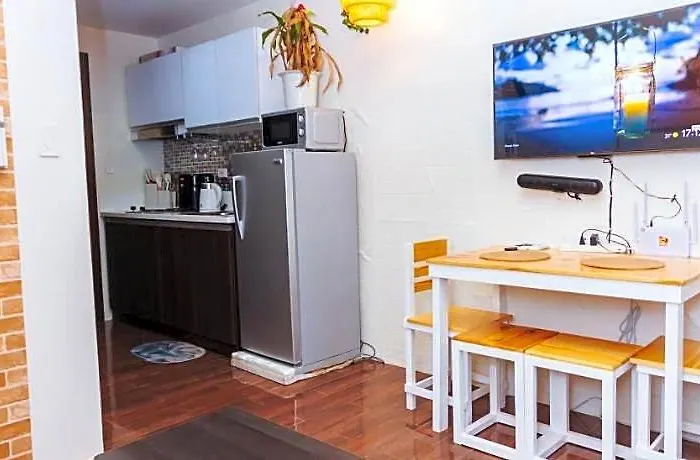 Homey 1-bedroom At The Center Of Makati Hotel 5*
